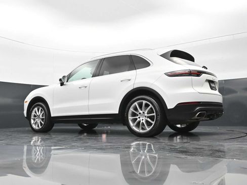 Used 2021 Porsche Cayenne AWD/4WD image 36