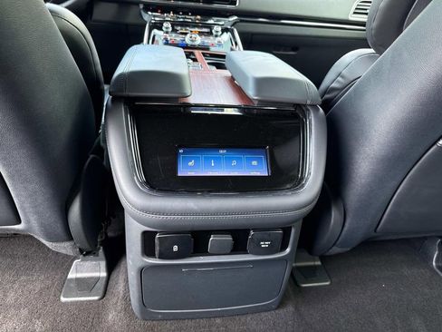 Certified 2024 Lincoln Navigator Reserve image 17