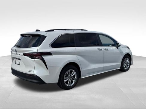 Certified 2024 Toyota Sienna XLE w/ XLE Plus Package AWD/4WD image 7