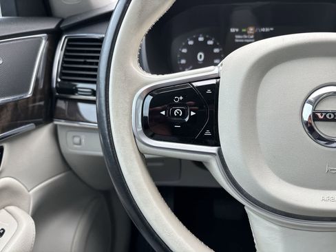 Used 2018 Volvo XC90 T6 Momentum w/ Convenience Package AWD/4WD image 7