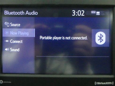 Used 2022 Toyota RAV4 XLE image 9