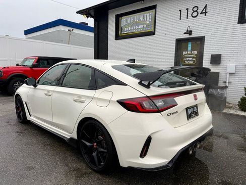 Used 2024 Honda Civic Type R image 3