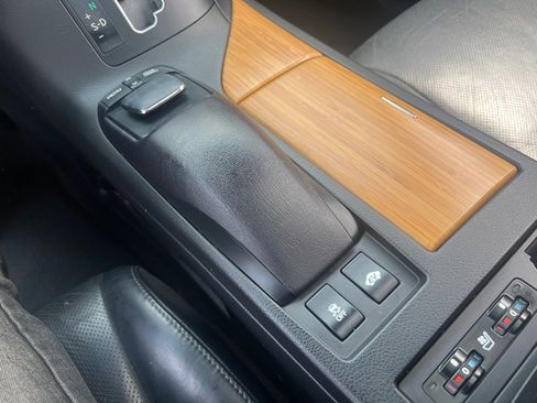 Used 2014 Lexus RX 450h AWD image 31