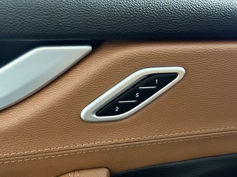 Used 2019 Maserati Levante image 32