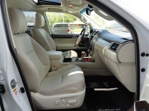 Used 2019 Lexus GX 460 Premium AWD/4WD image 25