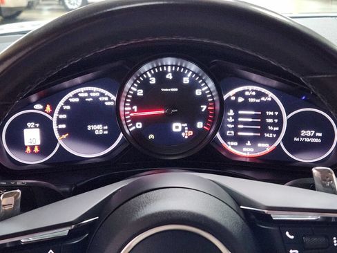 Used 2022 Porsche Panamera image 34