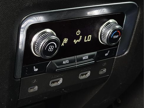 Used 2023 GMC Yukon Denali AWD/4WD image 12