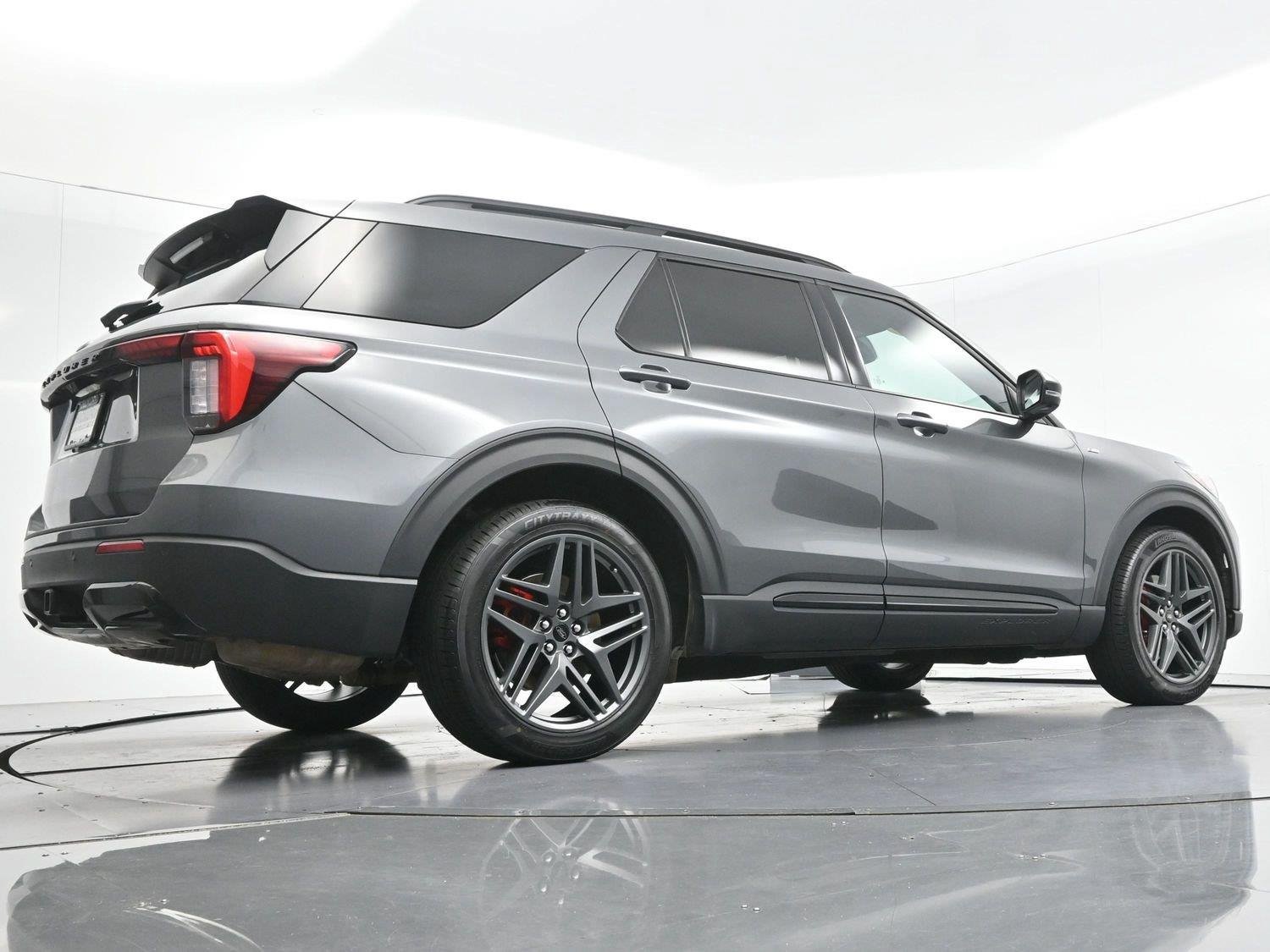 Used 2025 Ford Explorer ST-Line w/ Premium Package RWD image 54