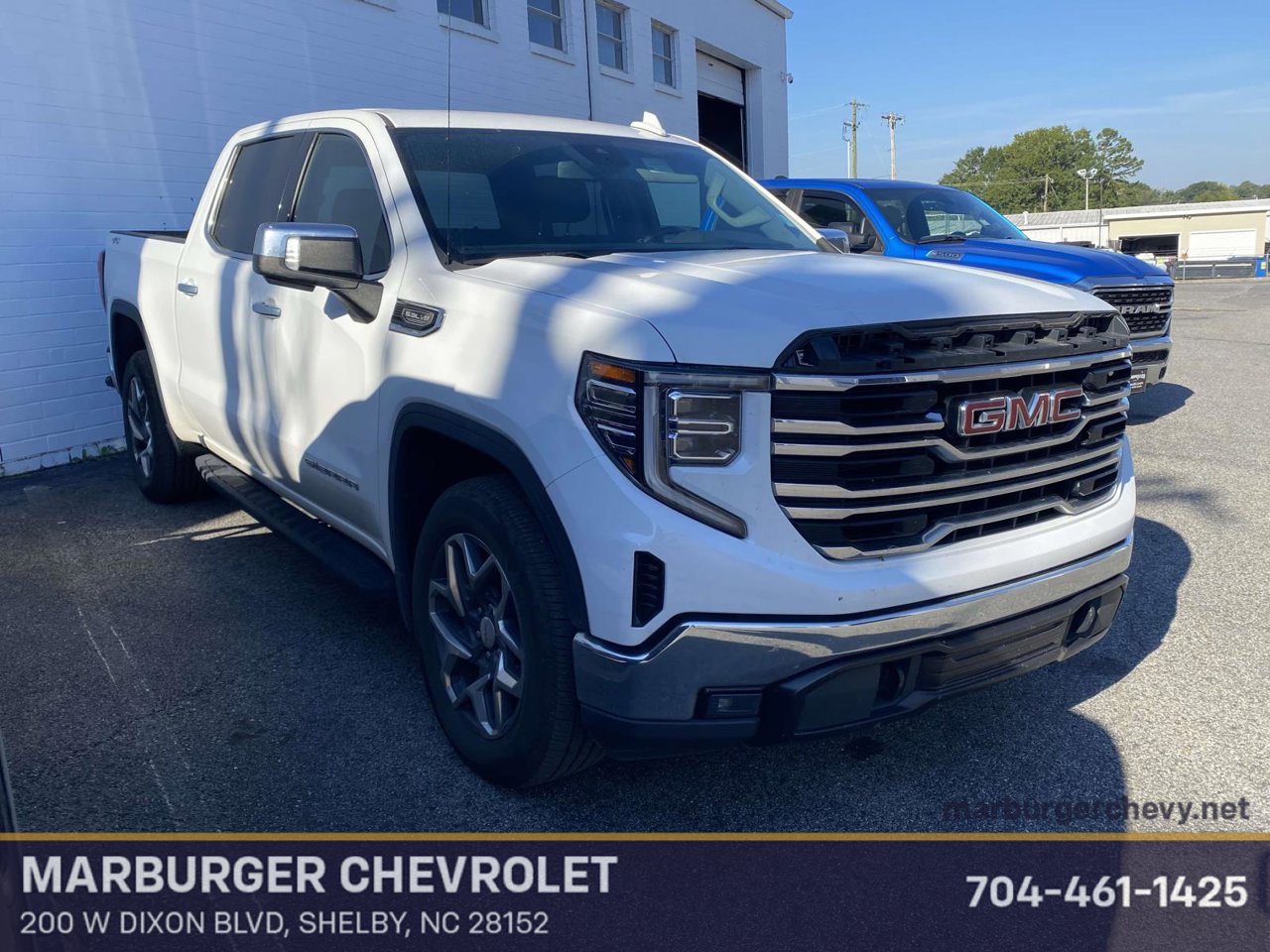 Used 2022 GMC Sierra 1500 SLT AWD/4WD image 1