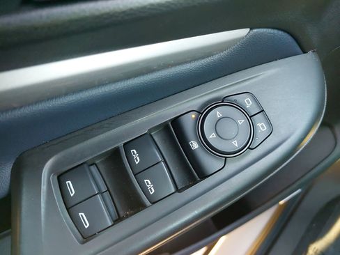 Used 2022 Chevrolet Bolt EUV Premier w/ Sun & Sound Package image 26