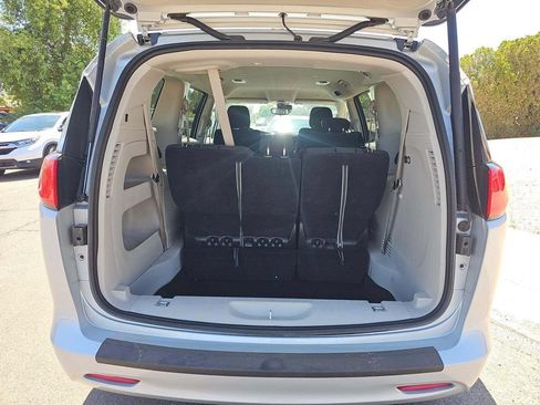 Used 2023 Chrysler Voyager LX FWD image 6
