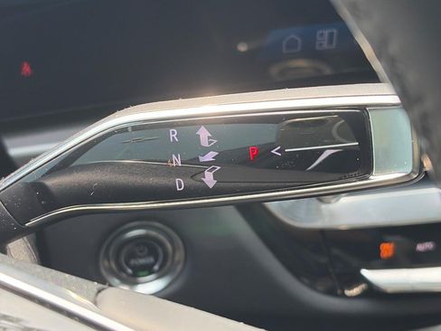 Used 2024 Cadillac Lyriq Tech AWD/4WD image 17