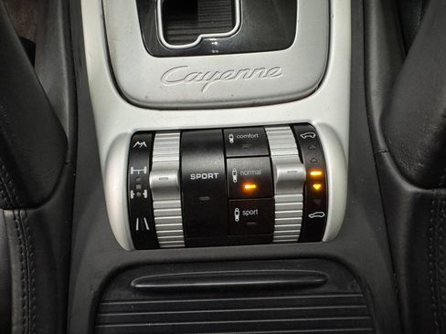 Used 2008 Porsche Cayenne Turbo AWD/4WD image 24