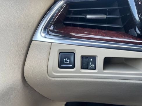 Used 2018 Cadillac XT5 Luxury AWD/4WD image 23