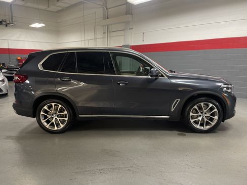 Used 2021 BMW X5 xDrive40i w/ Premium Package AWD/4WD image 11