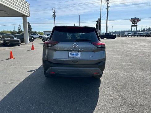 Used 2021 Nissan Rogue SV FWD image 3