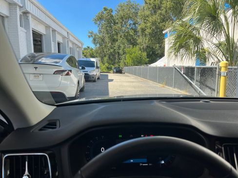 Used 2025 Volvo V60 B5 Cross Country Plus image 34