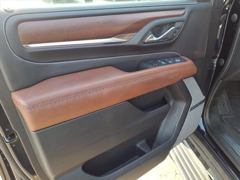 Used 2023 GMC Yukon Denali Ultimate image 9