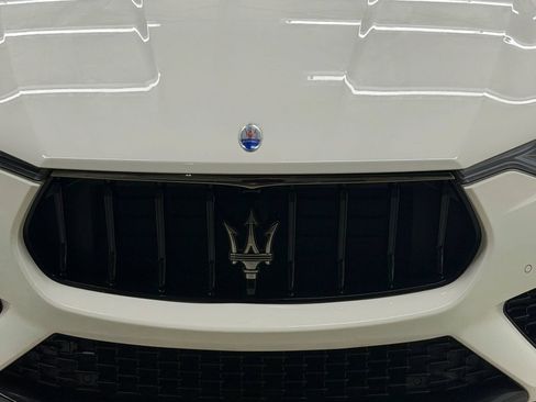 Used 2021 Maserati Levante AWD/4WD image 5