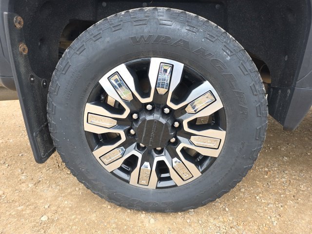 Used 2024 GMC Sierra 2500 Denali w/ Denali Reserve Package AWD/4WD image 9