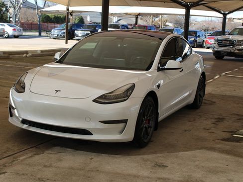 Used 2018 Tesla Model 3 Long Range image 3