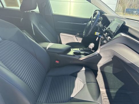 Used 2024 Toyota Camry SE image 28