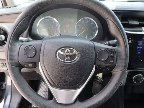 Used 2017 Toyota Corolla L FWD image 30
