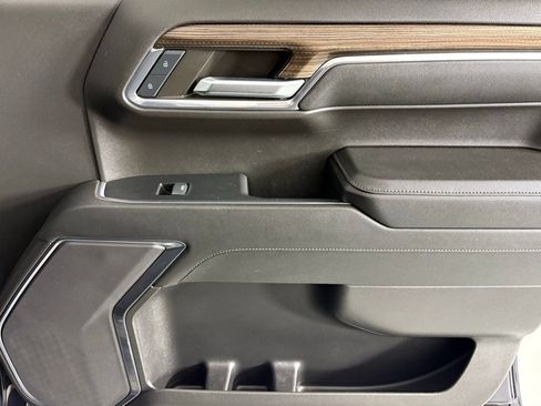 Used 2024 Chevrolet Silverado 1500 LT image 14