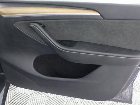 Used 2023 Tesla Model Y Long Range image 27