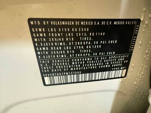 Certified 2023 Volkswagen Tiguan SE R-Line FWD image 37