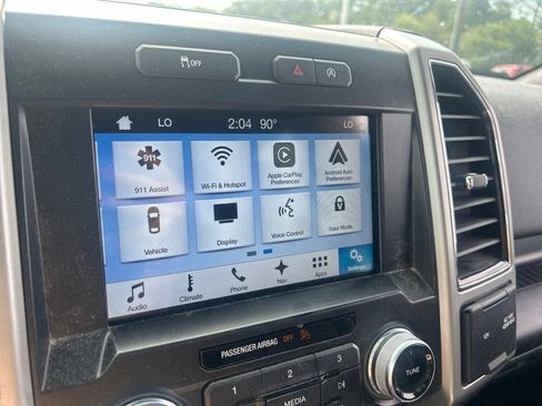 Used 2018 Ford F150 Lariat w/ Equipment Group 502A Luxury AWD/4WD image 19