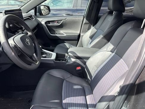 Used 2025 Toyota RAV4 XSE w/ Weather Package AWD/4WD image 7