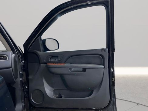 Used 2010 Chevrolet Tahoe LS w/ Interior Plus Package image 12