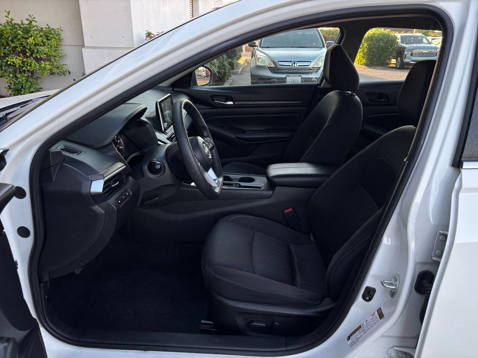 Used 2025 Nissan Altima 2.5 SV FWD image 27