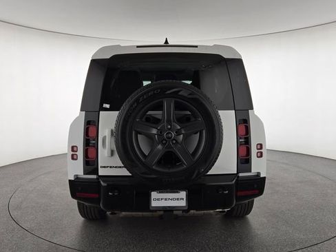 Used 2024 Land Rover Defender 130 X-Dynamic SE image 7