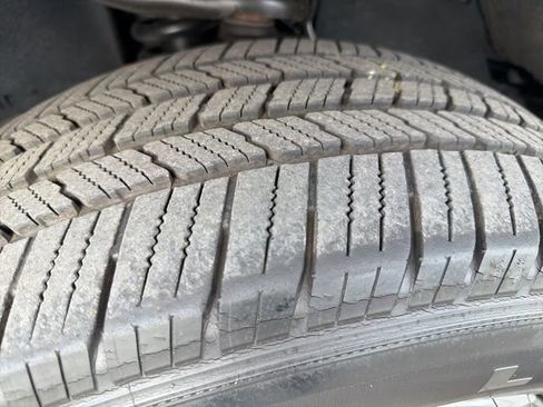 Used 2019 Toyota Tacoma Limited image 27