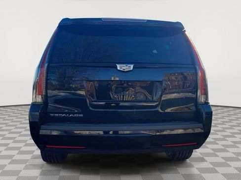 Used 2020 Cadillac Escalade Luxury w/ Escalade Sport Edition AWD/4WD image 5