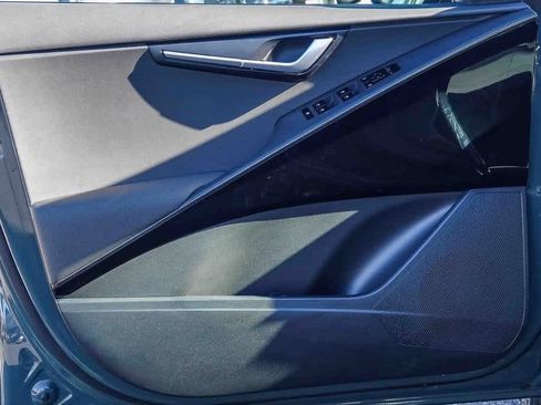 Certified 2023 Kia Niro EX image 20