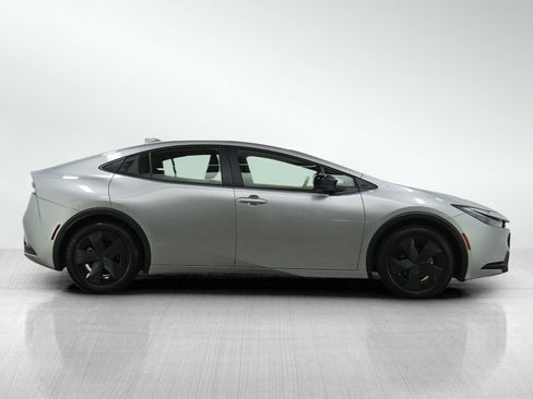 Used 2025 Toyota Prius LE image 6