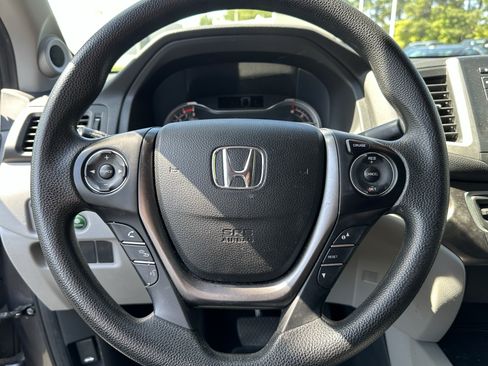 Used 2017 Honda Ridgeline RTS image 6