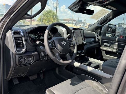 Used 2025 RAM 2500 Laramie AWD/4WD image 16