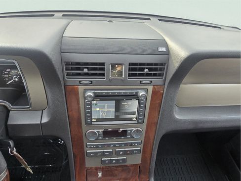 Used 2012 Lincoln Navigator 4WD image 16