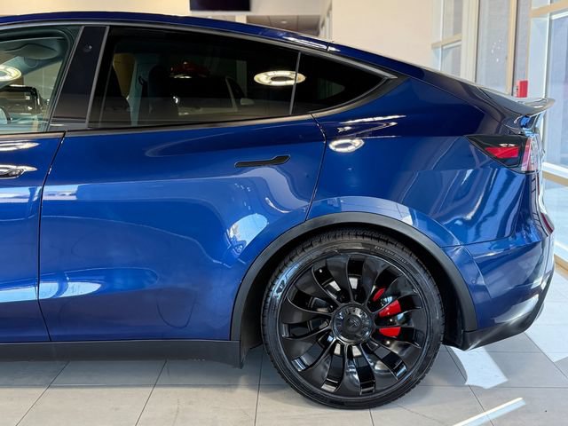 Used 2022 Tesla Model Y Performance AWD/4WD image 9