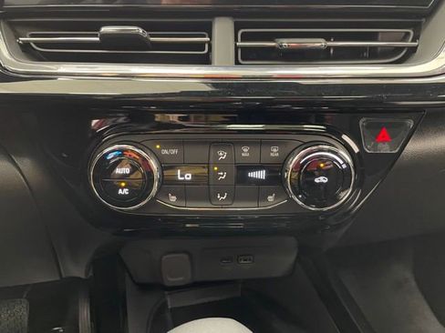 New 2026 Chevrolet Trax RS w/ Sunroof Package FWD image 5