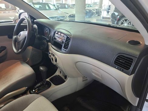 Used 2009 Hyundai Accent GLS image 13