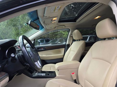 Used 2016 Subaru Outback 2.5i Limited image 2