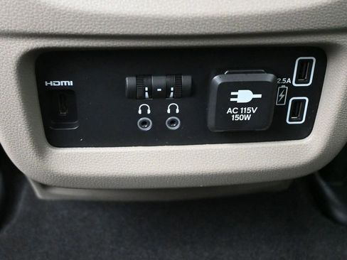 Used 2022 Honda Pilot Touring image 21