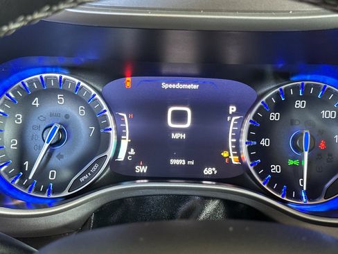 Used 2023 Chrysler Pacifica Touring-L FWD image 24