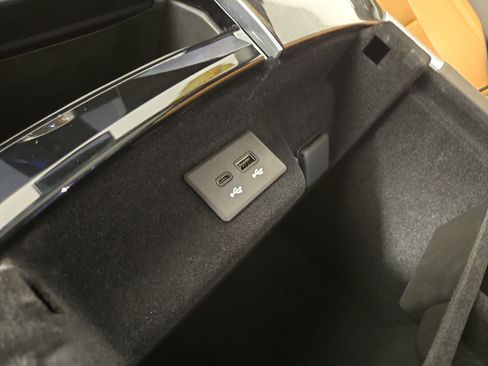 Certified 2025 Cadillac Escalade Premium Luxury w/ LPO, Floor Liner Package AWD/4WD image 29