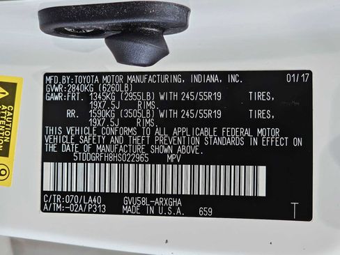 Used 2017 Toyota Highlander Limited Platinum image 29